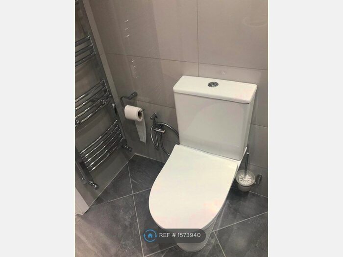 1 Bedroom Flat To Rent In Hathaway Gardens, London, RM6