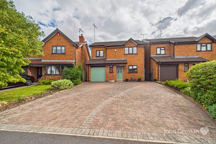 4 Bedroom Detached House For Sale In Swallow Close, Uttoxeter, ST14