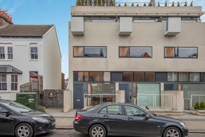 2 Bedroom Flat To Rent In London Road, St Albans, AL1