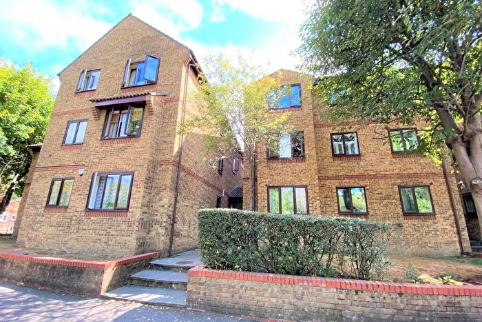 Studio For Sale In Mill Green Road, Mitcham, Surrey, CR4