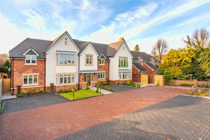 2 Bedroom Apartment To Rent In Whitegates, Warwick Road, Solihull, B91