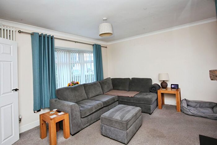 3 Bedroom Semi-Detached House For Sale In Murrells Close, Llantwit Fardre, Pontypridd, CF38