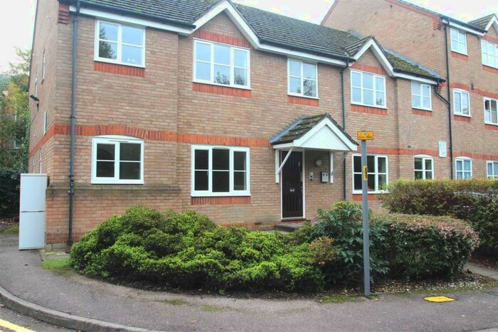 2 Bedroom Flat To Rent In Hilda Wharf, Aylesbury, HP20