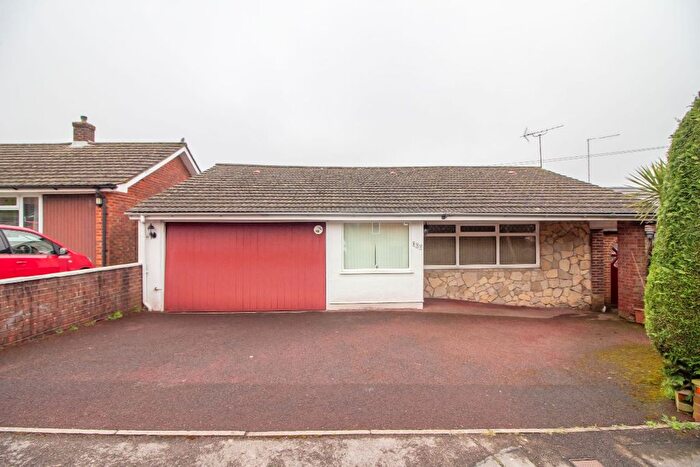 2 Bedroom Detached Bungalow For Sale In Hazleton Way, Horndean, PO8