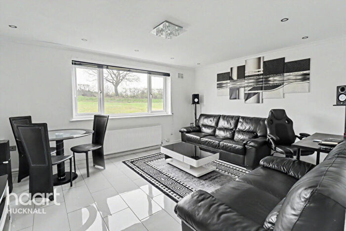 2 Bedroom Maisonette For Sale In Oakham Close, Nottingham, NG5