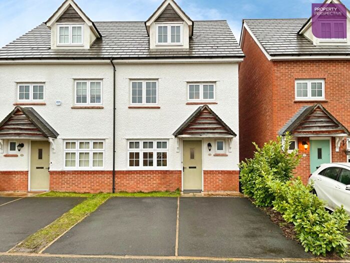 4 Bedroom Semi Detached House For Sale In Oaks Close, Prestwich, Manchester, M25