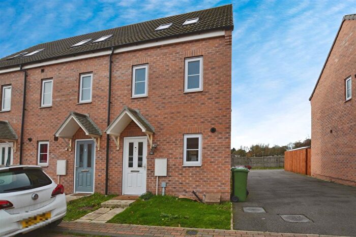 3 Bedroom Terraced House To Rent In Woodside Drive, Scunthorpe, DN17