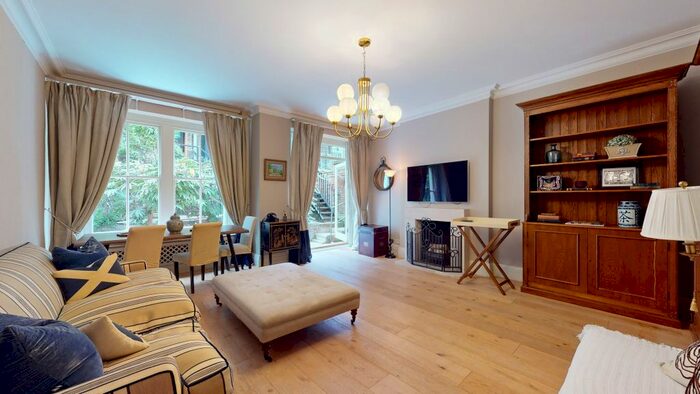 3 Bedroom Flat To Rent In Basil Street, London, SW3