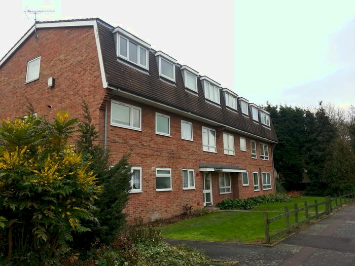2 Bedroom Flat To Rent In Bawdsey Avenue, Newbury Park, IG2
