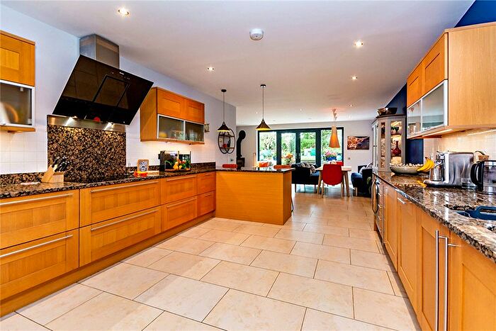 4 Bedroom Detached House For Sale In Oxford Road, Donnington, Newbury, Berkshire, RG14
