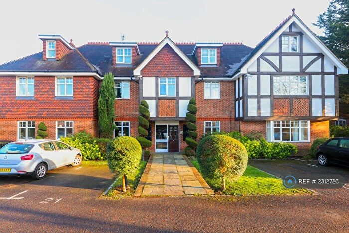 2 Bedroom Penthouse To Rent In Fairway, Maidenhead, SL6