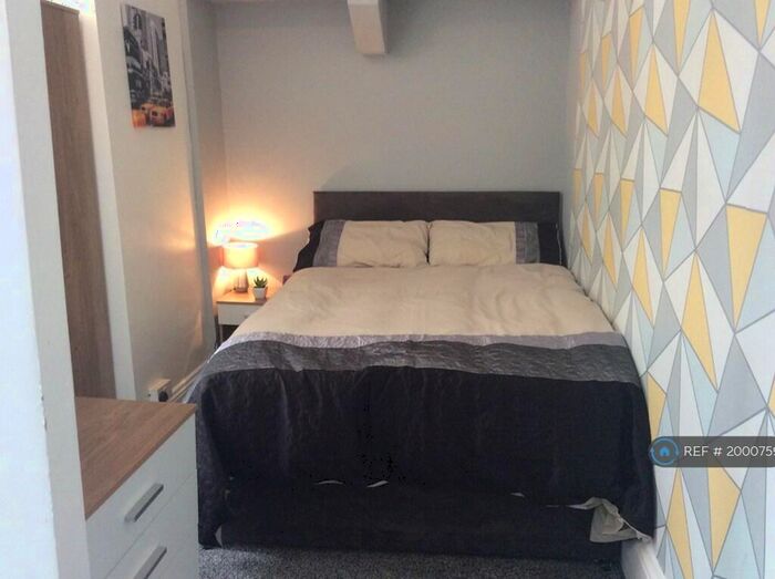 Studio To Rent In St. Georges Road, Hull, HU3