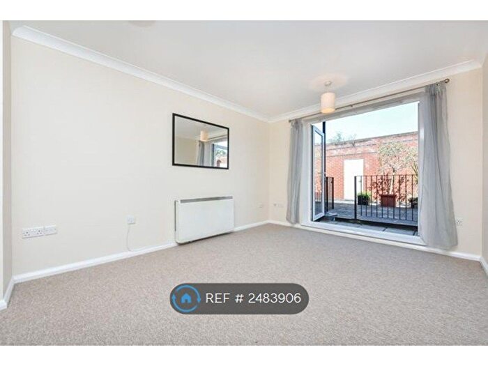 2 Bedroom Flat To Rent In Charlwood House, London, SW20