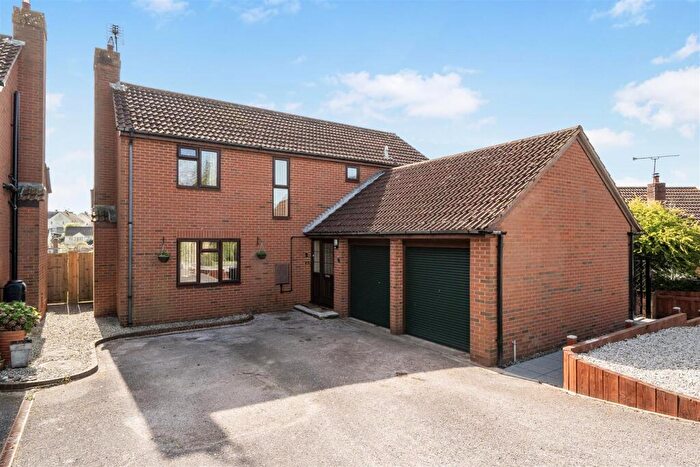 4 Bedroom Detached House For Sale In Penhayes Road, Kenton, Exeter, EX6