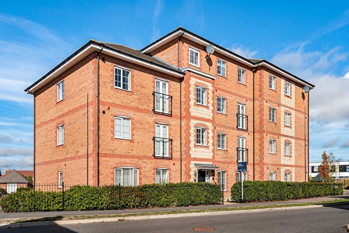 2 Bedroom Flat For Sale In Scots Pine Way, Didcot, OX11