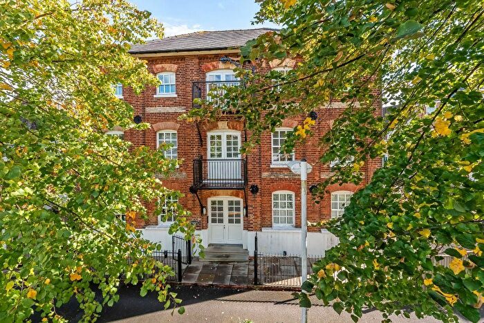 1 Bedroom Flat For Sale In Parsonage Square, Dorking, RH4