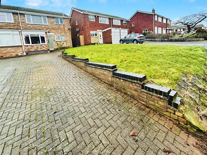 4 Bedroom Semi-Detached House For Sale In Lewis Road, Radford Semele, Leamington Spa, CV31