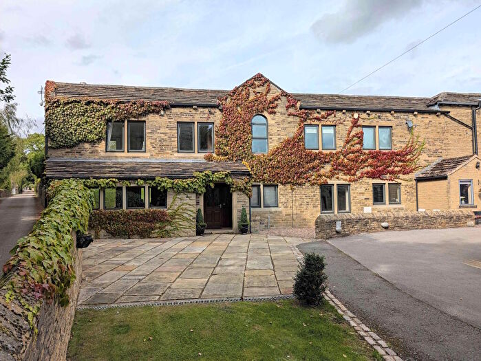 4 Bedroom Semi-Detached House For Sale In Lower Ox Heys, Norwood Green, HX3