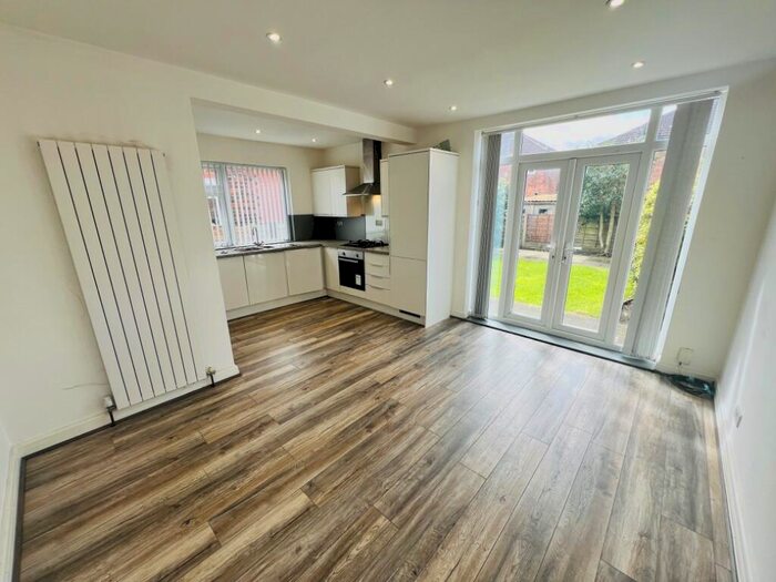 3 Bedroom Semi-Detached House To Rent In Norley Avenue, Stretford Manchester, M32