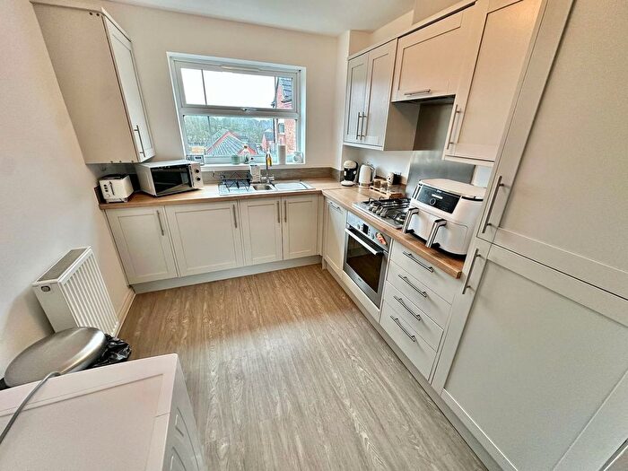 2 Bedroom Flat For Sale In Goodrich Mews, Dudley, DY3