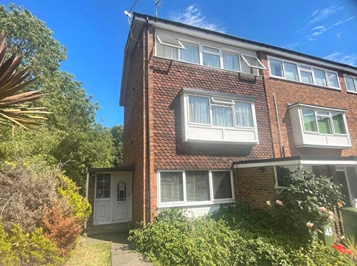 1 Bedroom Maisonette For Sale In Oakways, London, SE9