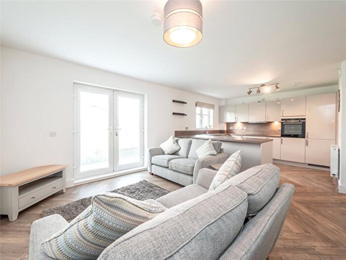 2 Bedroom Flat To Rent In Byrne Crescent, Balerno, Midlothian, EH14