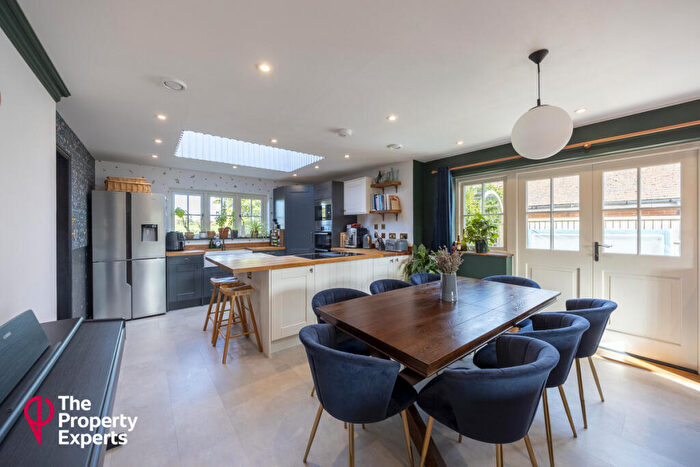 4 Bedroom Semi-Detached House For Sale In Sulhamstead Road, Reading, RG30