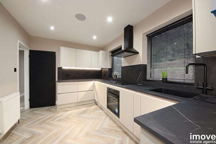 2 Bedroom Bungalow For Sale In Primley Park, Paignton, TQ3