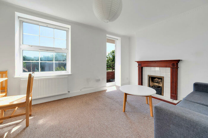 2 Bedroom Apartment To Rent In Halton Road, London, N1