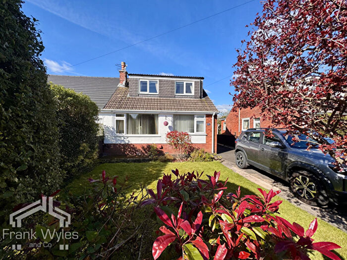 3 Bedroom Semi-Detached Bungalow For Sale In Hodgson Avenue, Freckleton, Lancashire, PR4