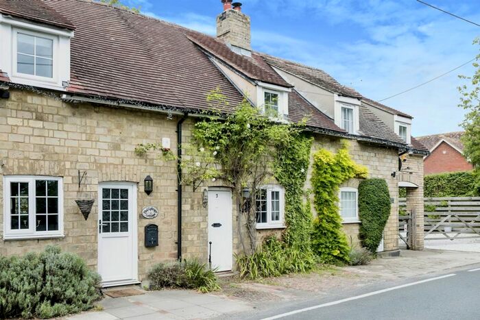 2 Bedroom Property For Sale In High Street, Toseland, St Neots, PE19