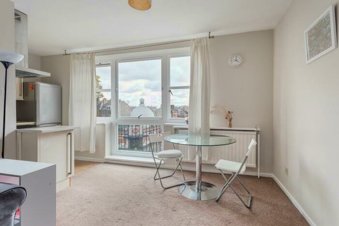 1 Bedroom Flat To Rent In Carrick Court, SE11