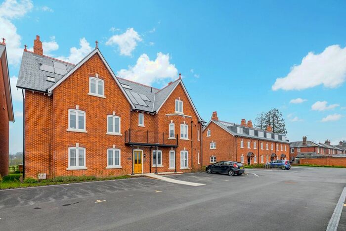 2 Bedroom Flat To Rent In Kingfisher Court, Julians Road, Wimborne, BH21