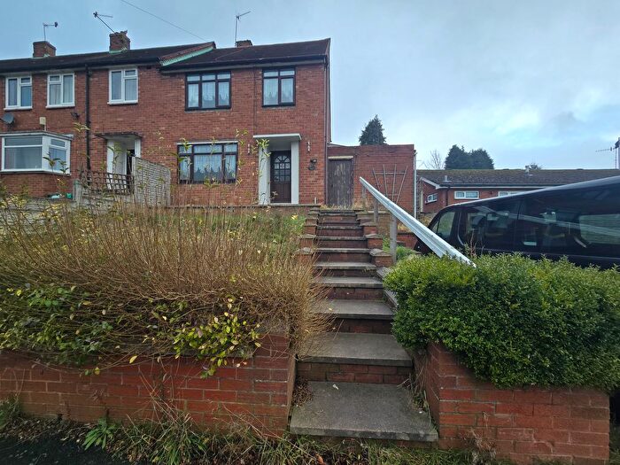 3 Bedroom Semi-Detached House To Rent In Wavell Road, Quarry Bank, DY5