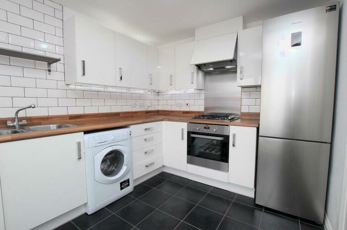 3 Bedroom House To Rent In Horwood Drive, Wilford, Nottingham, NG11