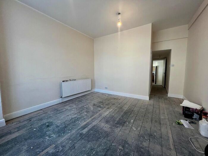 1 Bedroom Flat To Rent In Granville Road, Felixstowe, IP11