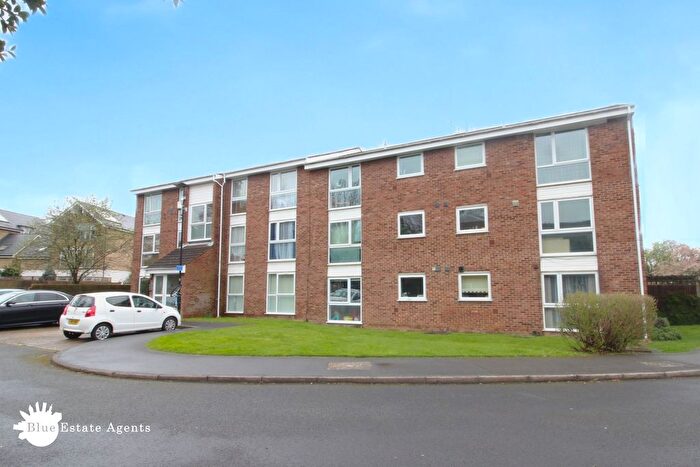 2 Bedroom Flat To Rent In Oakley Close, Isleworth, TW7