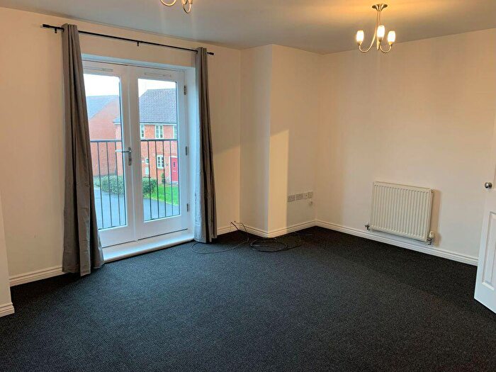 2 Bedroom Flat To Rent In Long Breech, Kettering, NN14