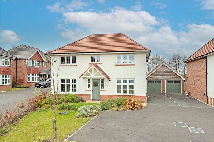 4 Bedroom Detached House For Sale In Windsor View, Tingley, Wakefield, West Yorkshire, WF3