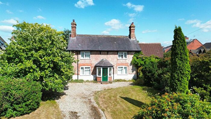 3 Bedroom Detached House For Sale In West End, Barton In The Beans, CV13