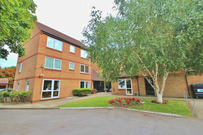 2 Bedroom Flat To Rent In Beehive Lane, Ilford, IG4