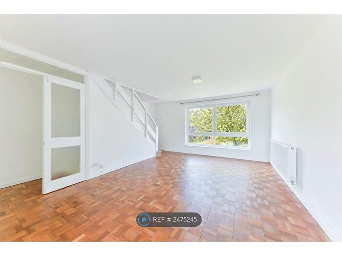 2 Bedroom Maisonette To Rent In Mellish Court, Surbiton, KT6