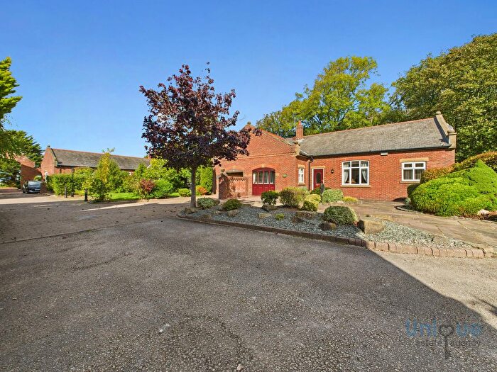 3 Bedroom Bungalow For Sale In Barnfield Manor, Singleton, Poulton-Le-Fylde, FY6