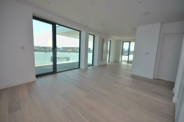 2 Bedroom Apartment To Rent In Fairwater Hou Bonnet Street London, SE3