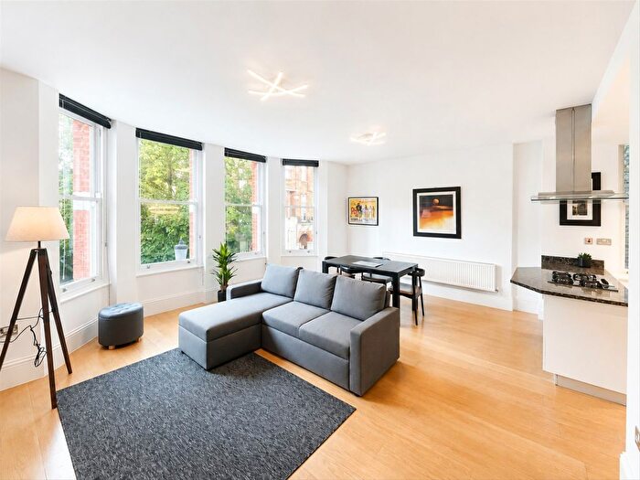 3 Bedroom Flat To Rent In Nevern Square, London, SW5