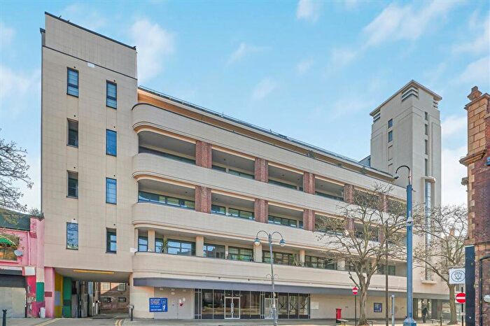 2 Bedroom Flat To Rent In Powis Street, Woolwich, SE18