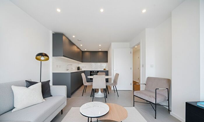 1 Bedroom Apartment To Rent In Dance Square, London, EC1V