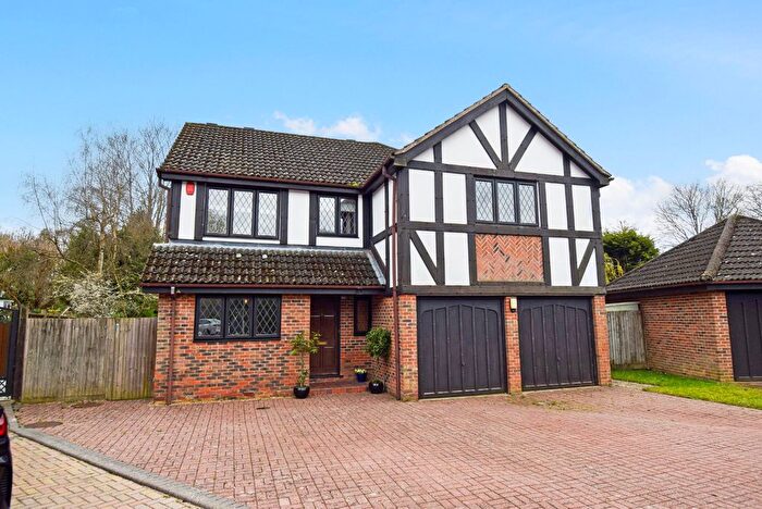 5 Bedroom Detached House For Sale In Hammond End, Farnham Common, Buckinghamshire, SL2