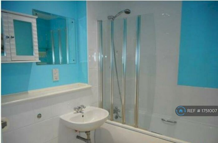 1 Bedroom Flat To Rent In Turnpike House, Southwater, Horsham, RH13