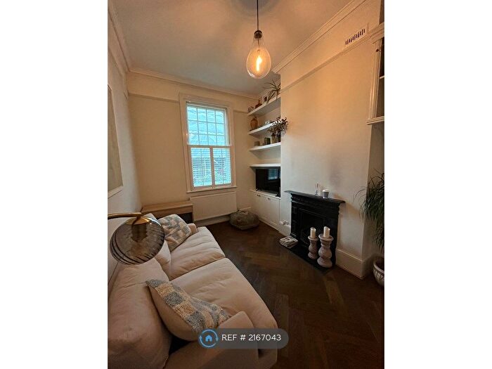 1 Bedroom Flat To Rent In Earlsfield House, London, SW18